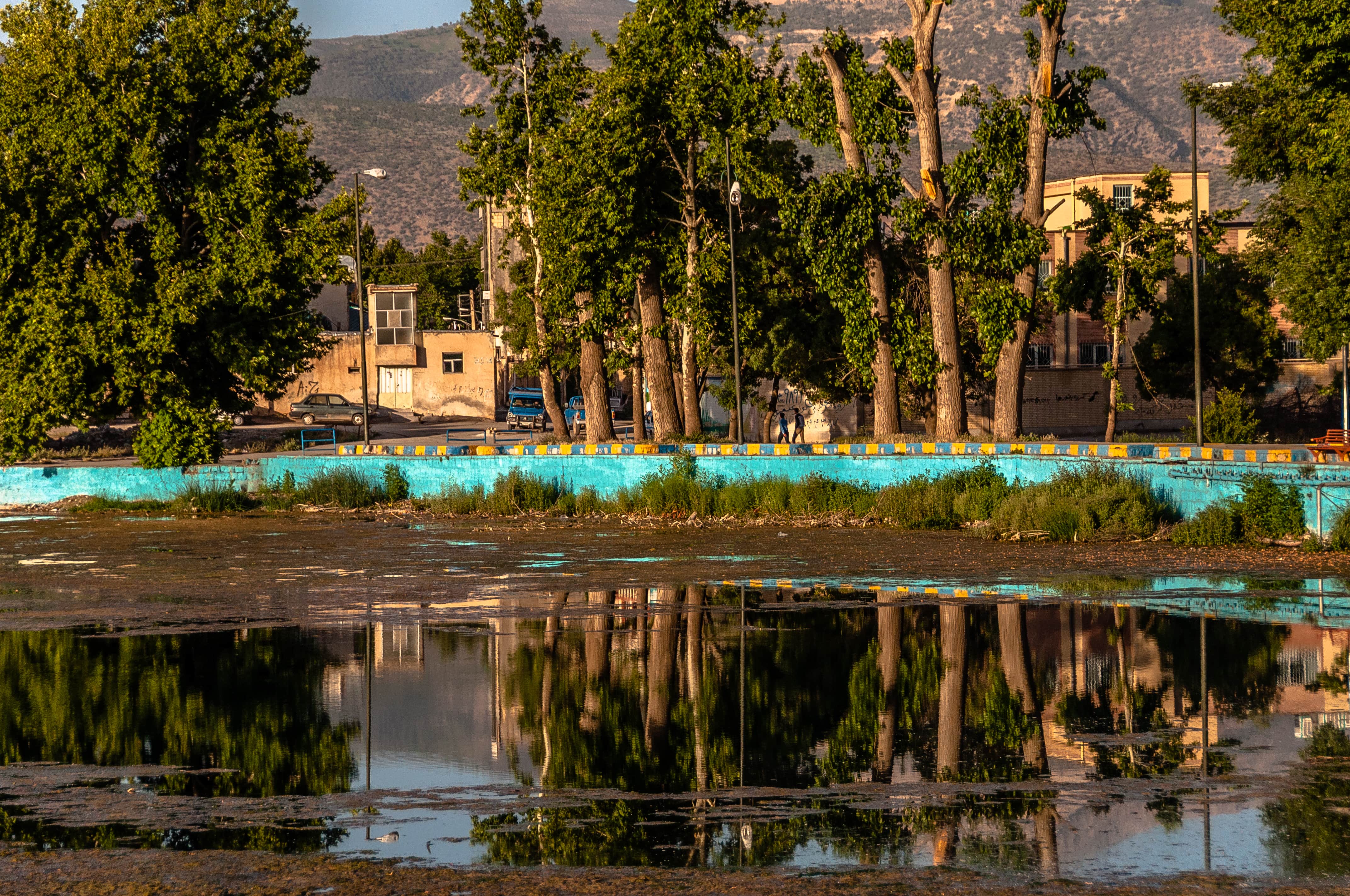 041-سازند قم قرمز زیرین، کنار اتوبان نزدیک نطنز-min.jpg